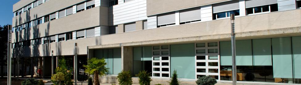 Fachada C.M.U. Pablo Serrano